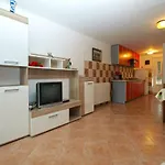 Apartment Valbandon 28 *