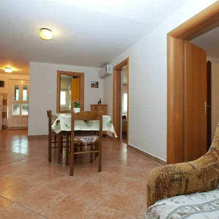 Valbandon 28 Apartament